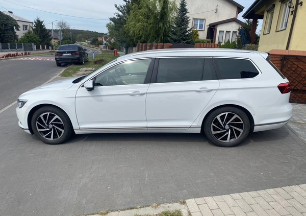 Volkswagen Passat cena 68400 przebieg: 129000, rok produkcji 2017 z Turek małe 596
